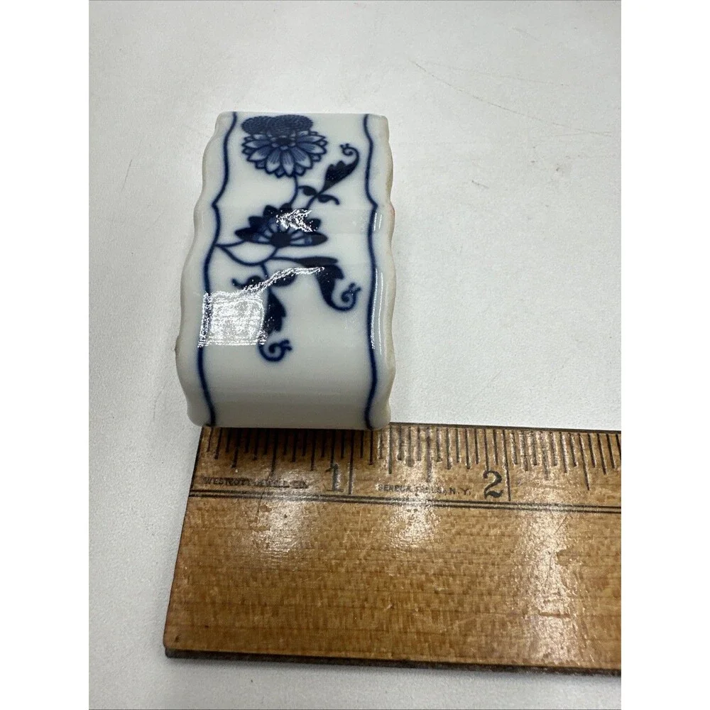 Blue Danube, Blue Onion: Set of 8 Napkin Rings
